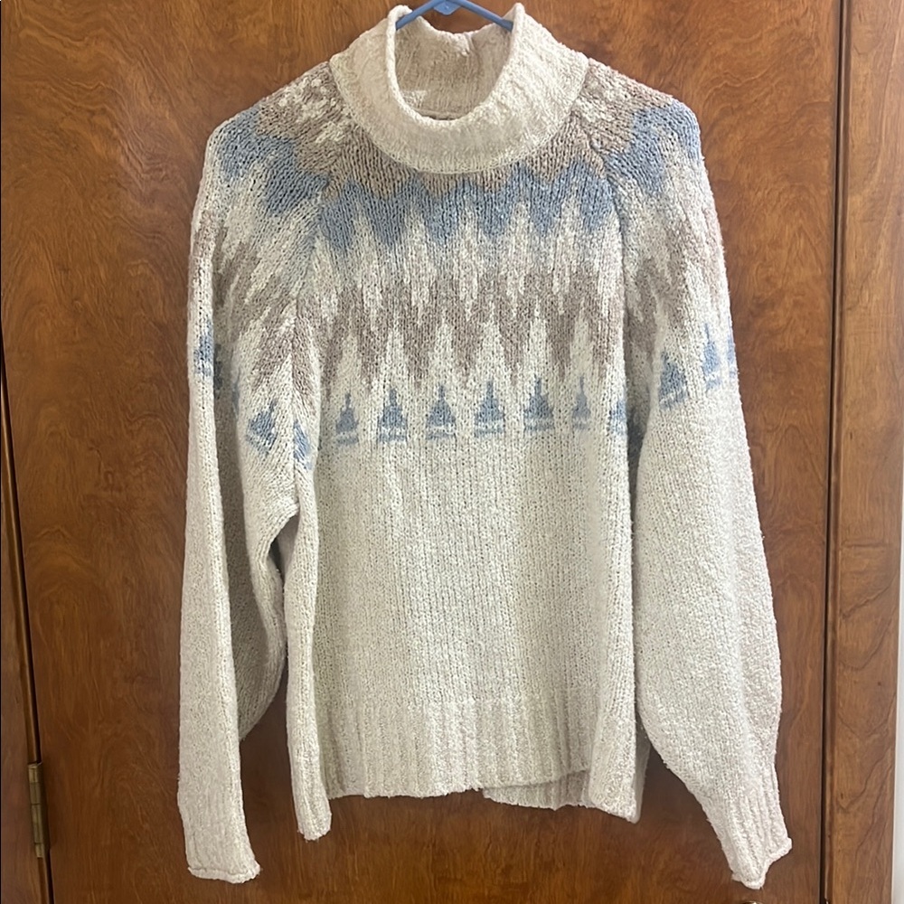 American Eagle Outfitters Cream and Gray Knit Sweater
